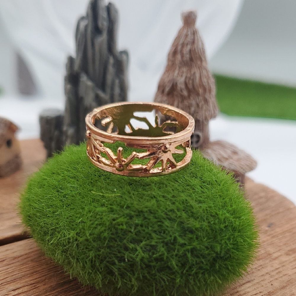 Sun Rise Openwork Ring Size 9 Gold Tone R813 28$